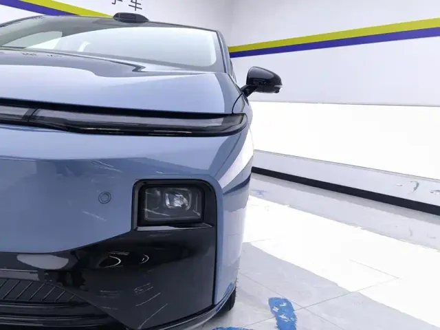 Leapmotor B01 — Фото автомобиля 5