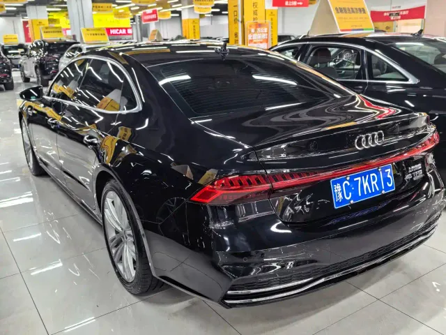 Audi A7L — Фото автомобиля 12