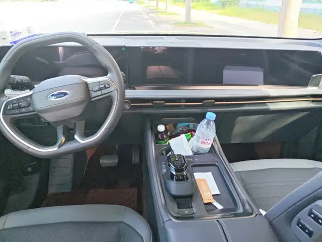 Ford Edge — Фото автомобиля 12