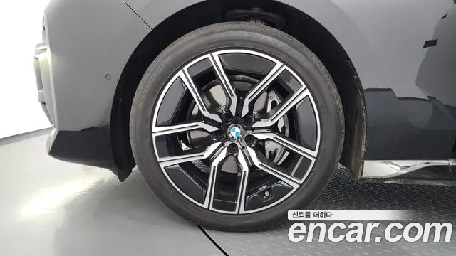 BMW 7-Series — Фото автомобиля 5