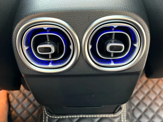 Mercedes-Benz C-Class — Фото автомобиля 16