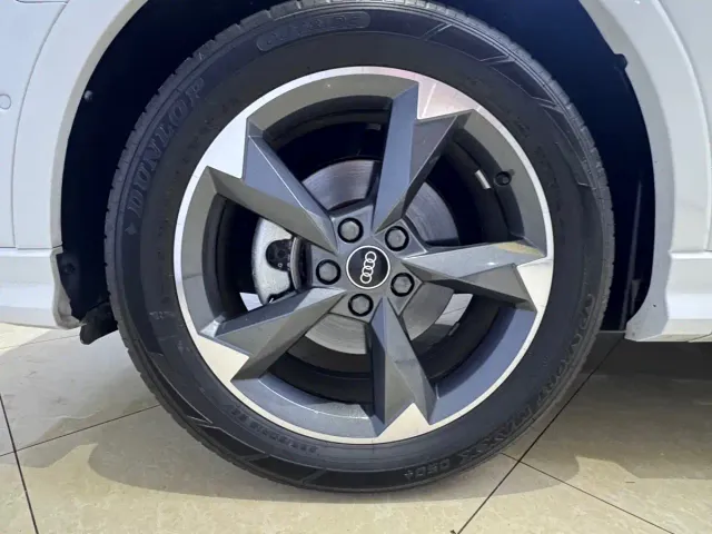 Audi Q3 — Фото автомобиля 25