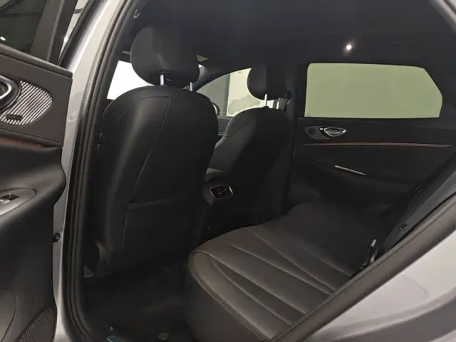 BYD Sealion 06 — Фото автомобиля 16