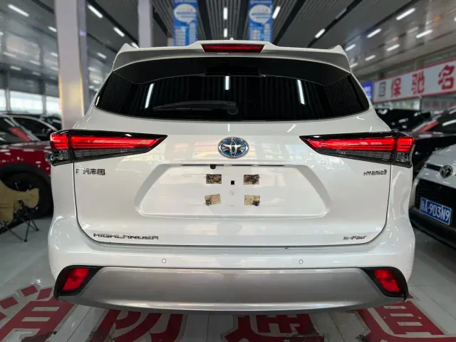 Toyota Highlander — Фото автомобиля 8