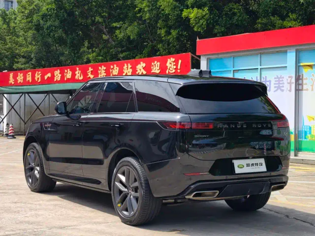 Land Rover Range Rover Sport — Фото автомобиля 11