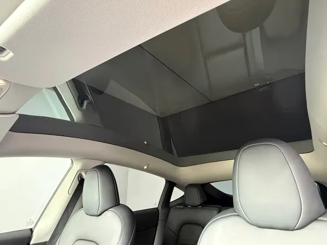 Tesla Model Y — Фото автомобиля 15