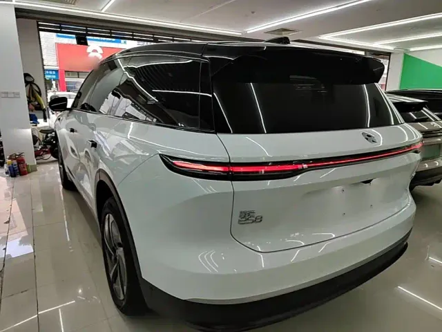 Nio ES8 — Фото автомобиля 4