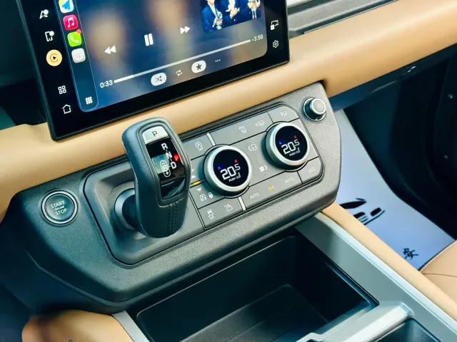 Land Rover Defender — Фото автомобиля 9