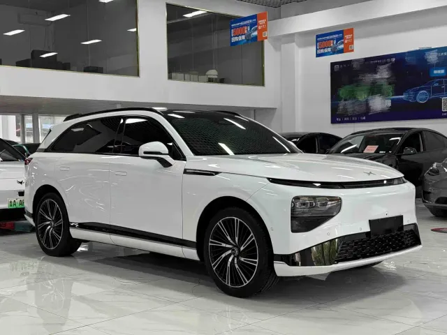 Xpeng G9 — Фото автомобиля 3