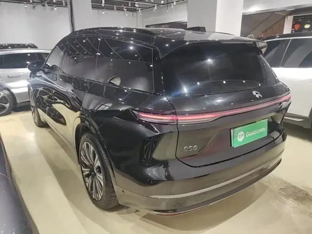 Nio ES8 — Фото автомобиля 22