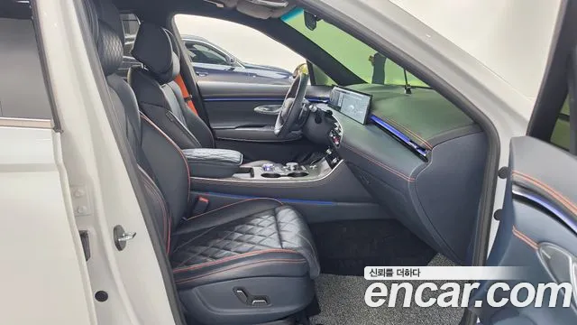 Genesis GV70 — Фото автомобиля 16