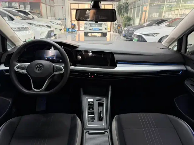 Volkswagen Golf 2023 Facelift 280TSI DSG Pro — Фото автомобиля 4
