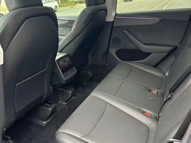 Tesla Model Y — Фото автомобиля 5