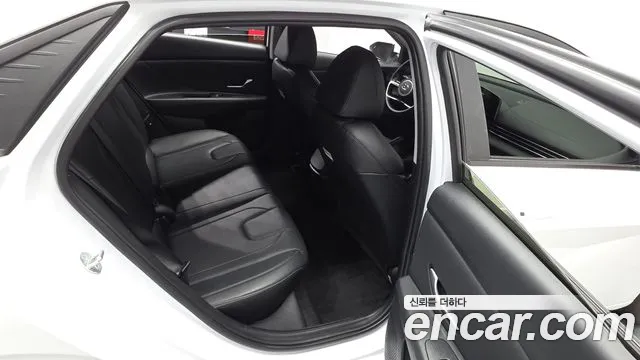 Hyundai Avante CN7 — Фото автомобиля 17