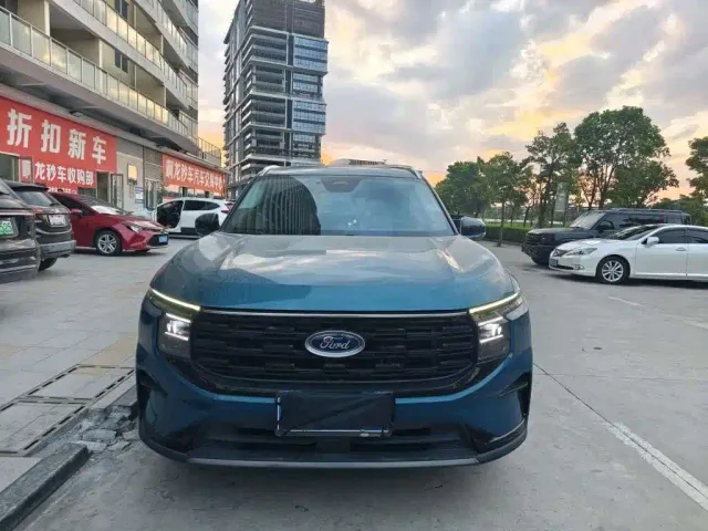 Ford Edge — Фото автомобиля 2
