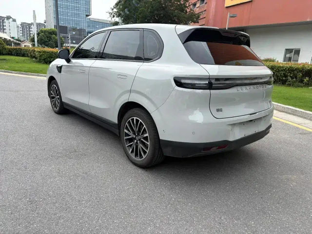 Leapmotor B10 — Фото автомобиля 10