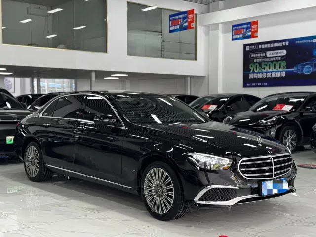 Mercedes-Benz E-Class — Фото автомобиля 3