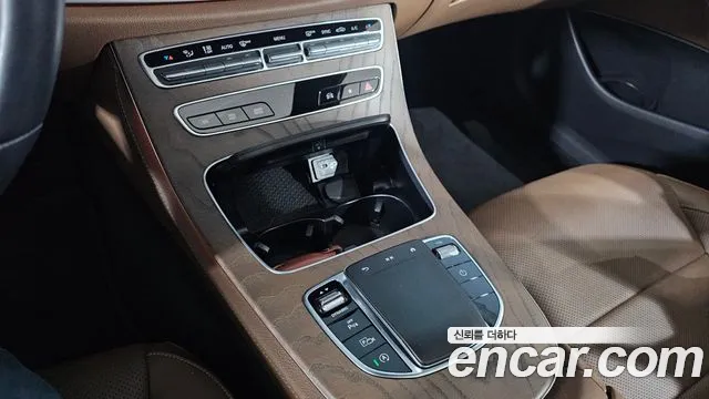 Mercedes-Benz E-Class — Фото автомобиля 18