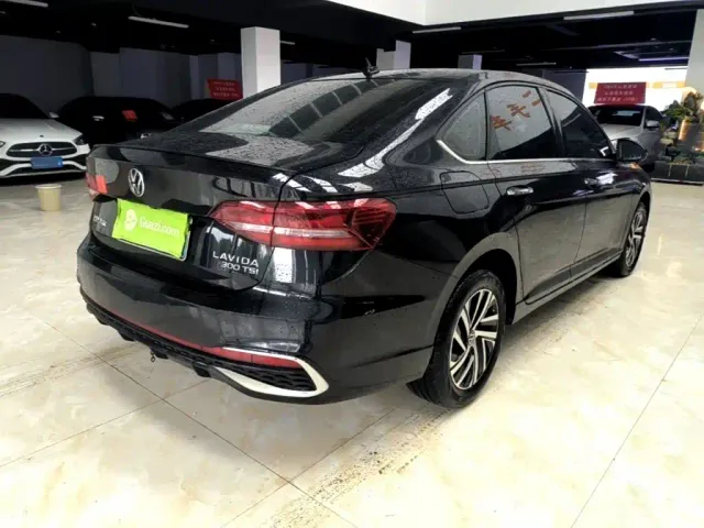 Volkswagen Lavida 2024 Model 300TSI DSG Starlight Leading Edition — Фото автомобиля 6