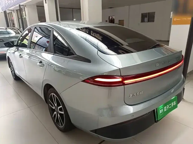 Roewe D6 — Фото автомобиля 22