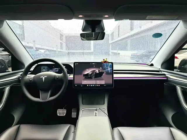 Tesla Model Y — Фото автомобиля 4