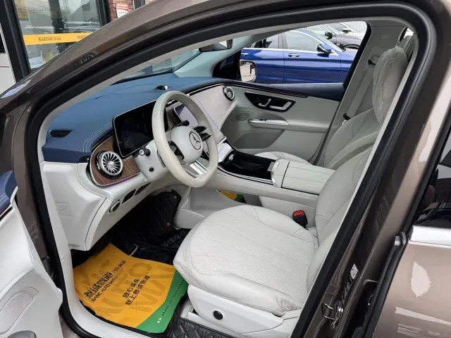 Mercedes-Benz EQE SUV — Фото автомобиля 8