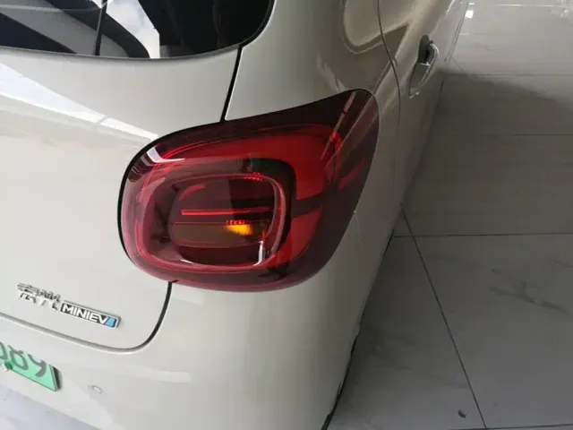 Wuling Hongguang Mini EV — Фото автомобиля 7