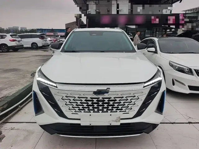 Changan Oshan Z6 EV — Фото автомобиля 2