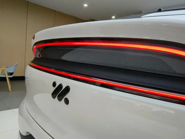 IM Motors LS6 — Фото автомобиля 26
