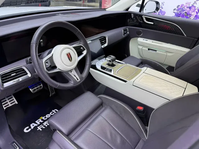 Hongqi E-HS9 — Фото автомобиля 18