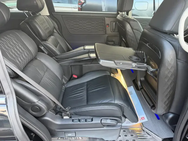 Honda Elysion — Фото автомобиля 5