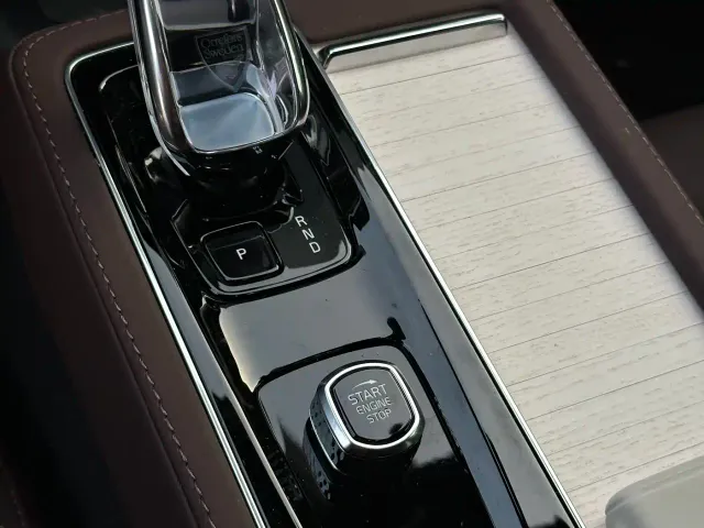 Volvo S90 — Фото автомобиля 27
