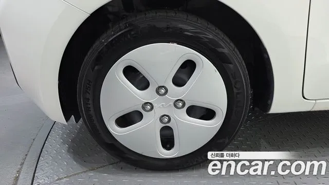 Kia RAY Новый Kia Ray Фургон — Фото автомобиля 5