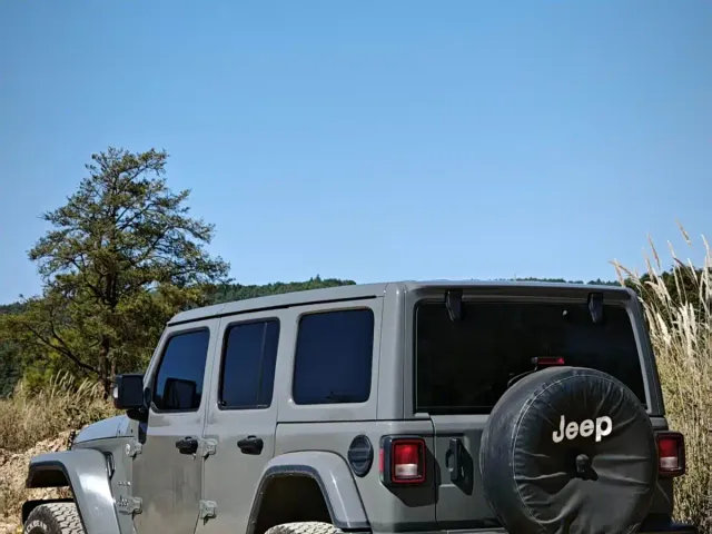 Jeep Wrangler — Фото автомобиля 2