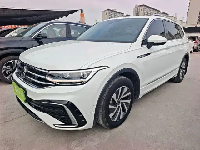 Фотография автомобиля — Volkswagen Tiguan L PHEV
