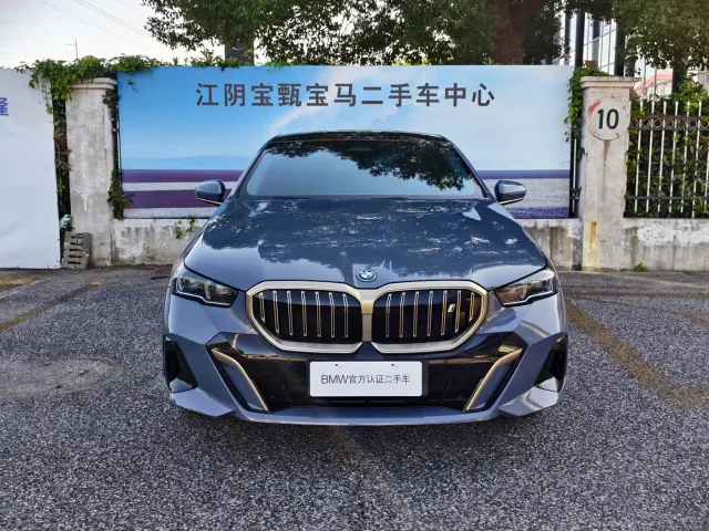 BMW i5 — Фото автомобиля 3
