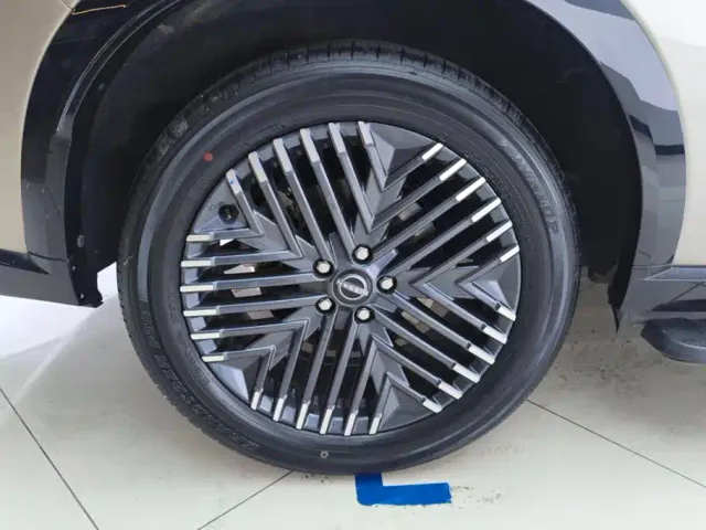 Nissan Terra — Фото автомобиля 6