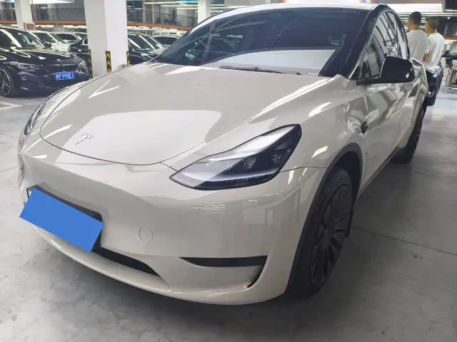 Фотография автомобиля — Tesla Model Y