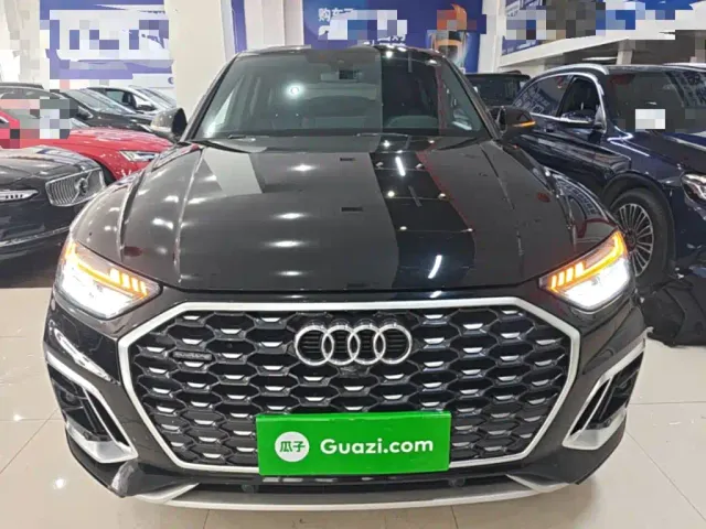 Audi Q5L Sportback — Фото автомобиля 2