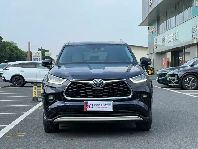 Toyota Highlander — Фото автомобиля 3