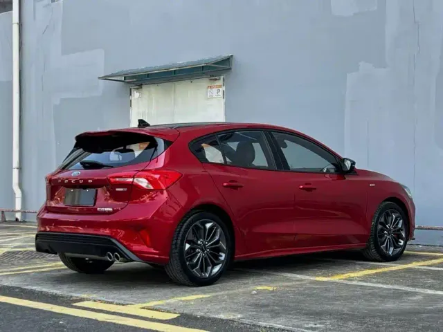 Ford Focus — Фото автомобиля 6