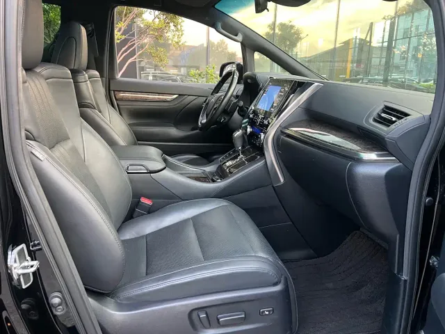 Toyota Alphard — Фото автомобиля 11