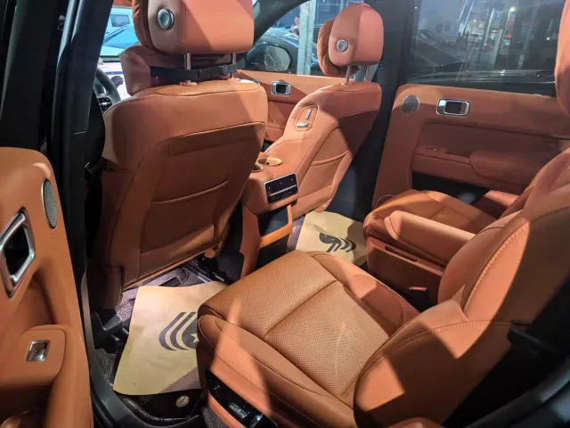 Li Auto L8 — Фото автомобиля 11