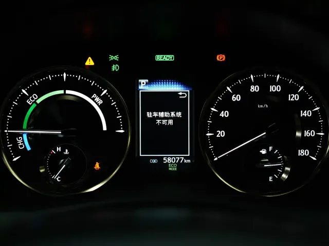 Toyota Alphard — Фото автомобиля 14