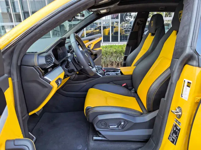 Lamborghini Urus — Фото автомобиля 12