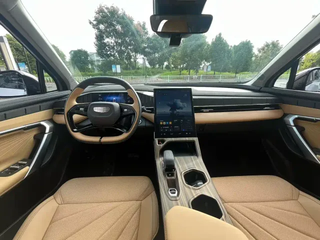 Geely Boyue L — Фото автомобиля 5