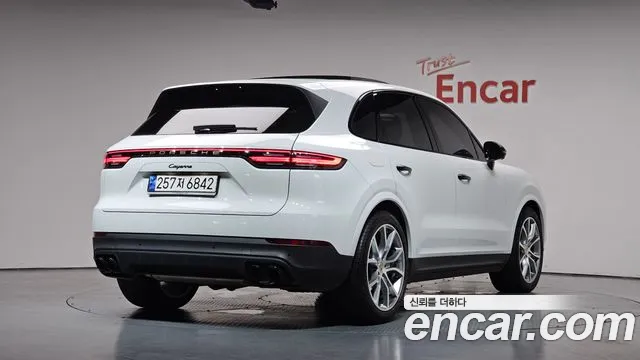 Porsche Cayenne PO536 — Фото автомобиля 2