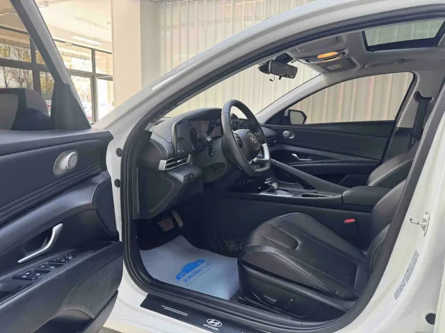 Hyundai Elantra — Фото автомобиля 7