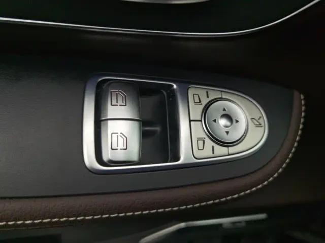 Mercedes-Benz V-Class — Фото автомобиля 9