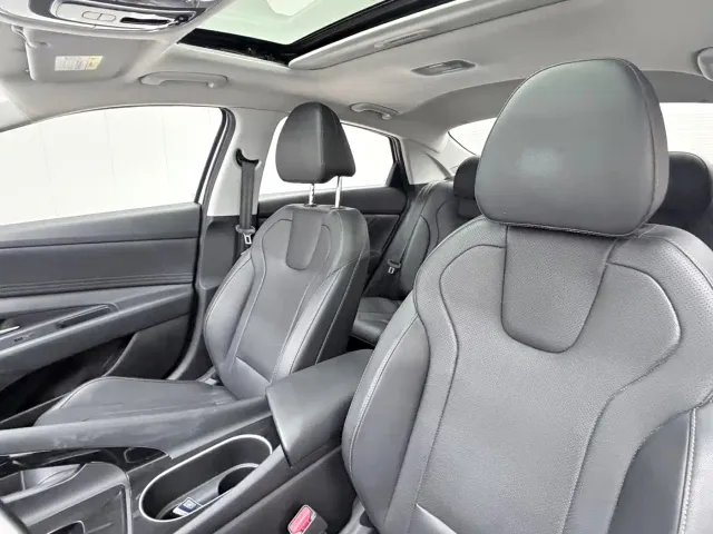Hyundai Elantra — Фото автомобиля 16